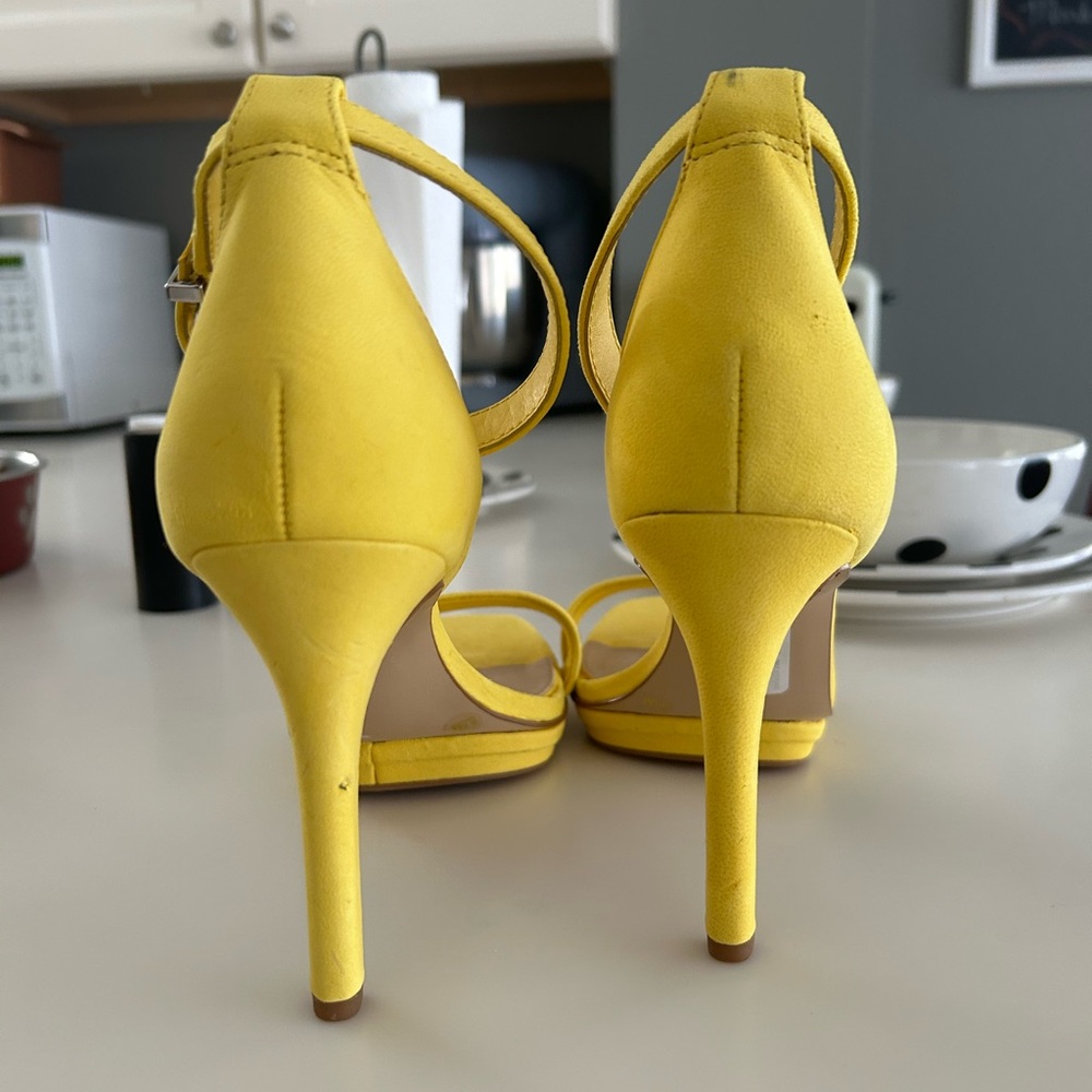 Gianni Bini Yellow Sandal Heels - Picture 2 of 6